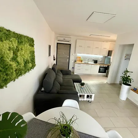 Greenchill House - West * Roma