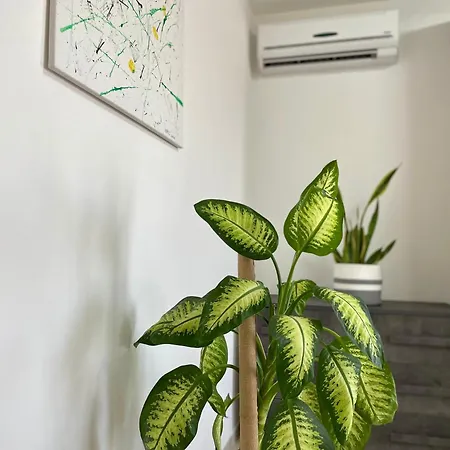 Greenchill House - West * Roma
